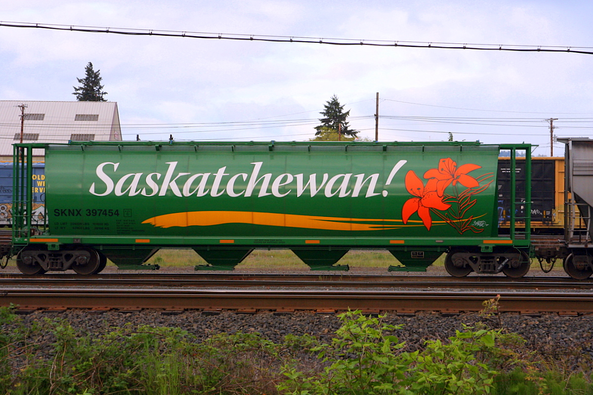 Saskatchewan!_grain_covered_hopper-20141231155615.jpg